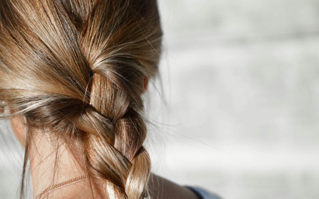 Nettoyer cheveux roulettes: guide expert pour un bureau impeccable
